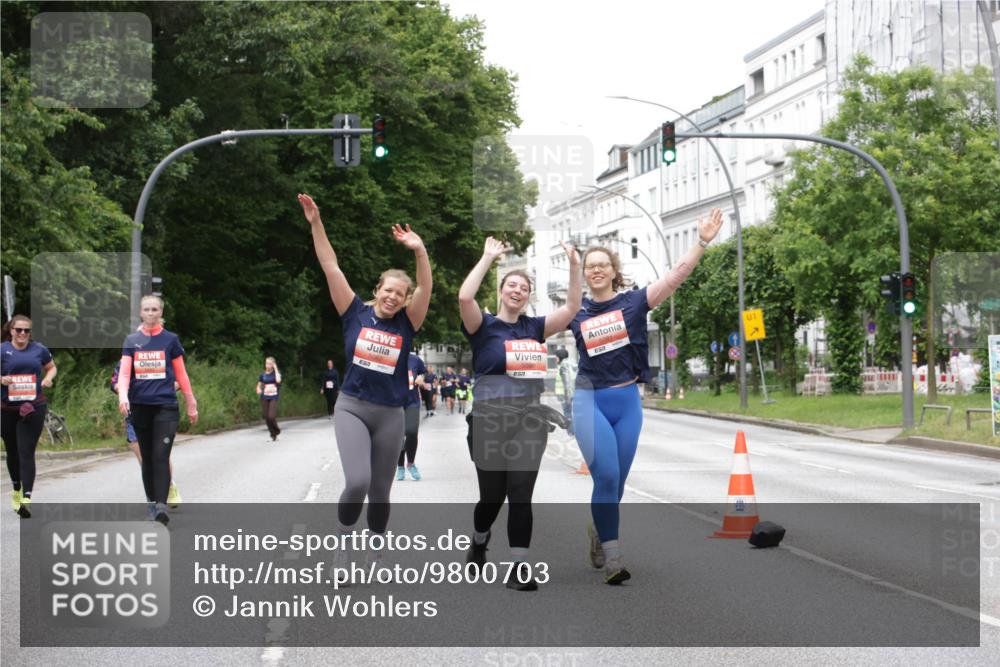 14.06.2026 - REWE Women's Run Jannik Wohlers http://msf.ph/oto/9800703 14.06.2026 11:04:23 Laufen 7, 1 meine-sportfotos.de