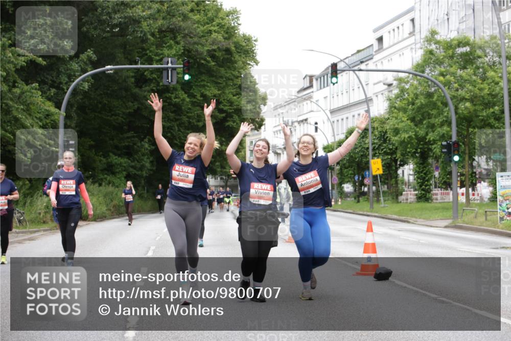 14.06.2026 - REWE Women's Run Jannik Wohlers http://msf.ph/oto/9800707 14.06.2026 11:04:23 Laufen 7, 57, 1 meine-sportfotos.de