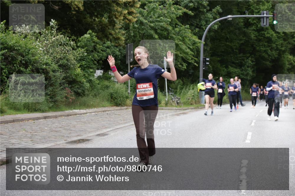 14.06.2026 - REWE Women's Run Jannik Wohlers http://msf.ph/oto/9800746 14.06.2026 11:04:38 Laufen 5302, 657 meine-sportfotos.de
