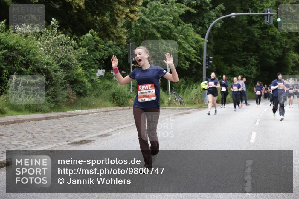 14.06.2026 - REWE Women's Run Jannik Wohlers http://msf.ph/oto/9800747 14.06.2026 11:04:39 Laufen 5302, 657 meine-sportfotos.de
