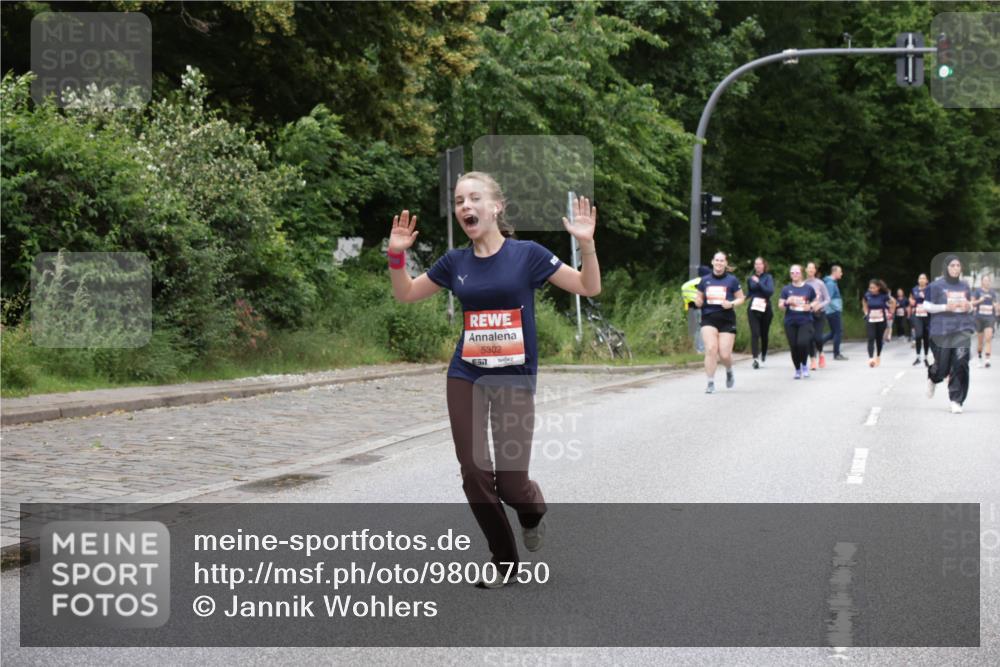 14.06.2026 - REWE Women's Run Jannik Wohlers http://msf.ph/oto/9800750 14.06.2026 11:04:39 Laufen 5302, 7 meine-sportfotos.de