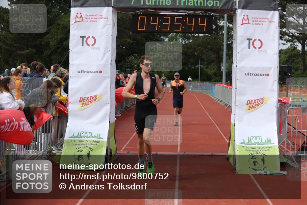 14.06.2026 - 7 Türme Triathlon Andreas Tolksdorf http://msf.ph/oto/9800752 14.06.2026 15:35:43 Ziel 963, 987 meine-sportfotos.de