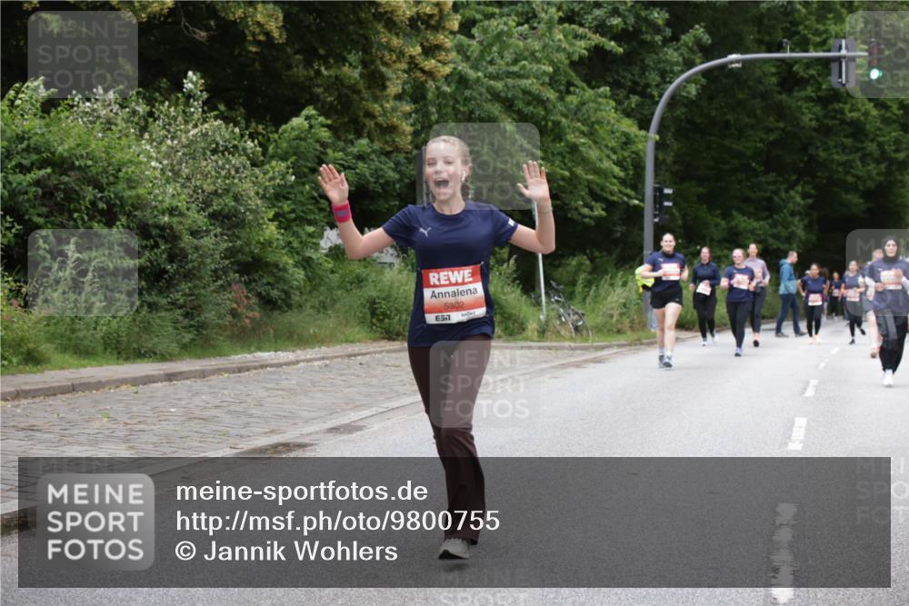 14.06.2026 - REWE Women's Run Jannik Wohlers http://msf.ph/oto/9800755 14.06.2026 11:04:39 Laufen 5302, 7 meine-sportfotos.de