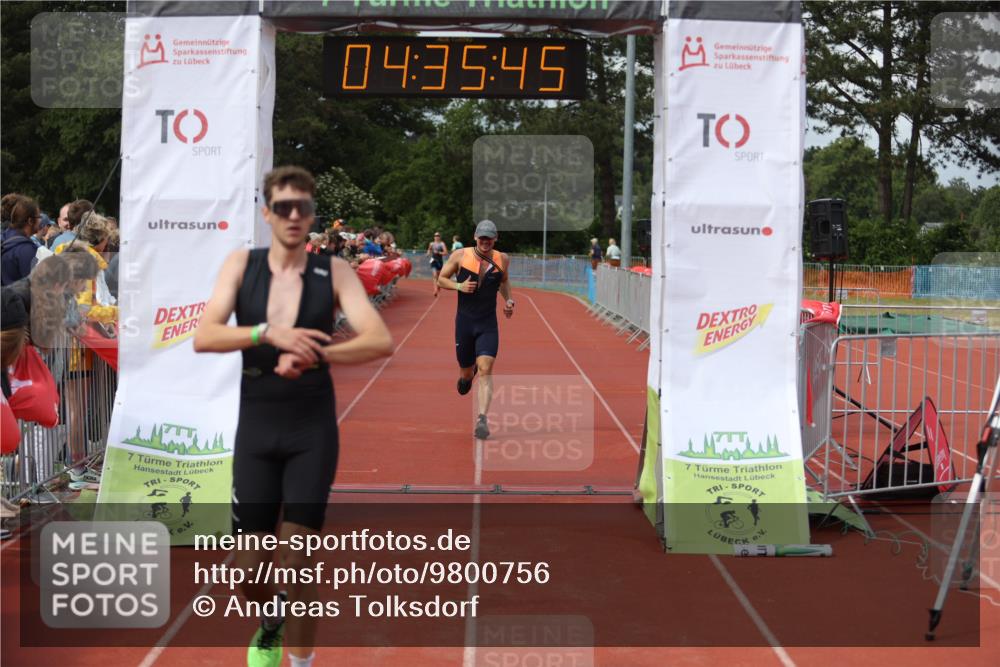 14.06.2026 - 7 Türme Triathlon Andreas Tolksdorf http://msf.ph/oto/9800756 14.06.2026 15:35:44 Ziel 963, 987 meine-sportfotos.de