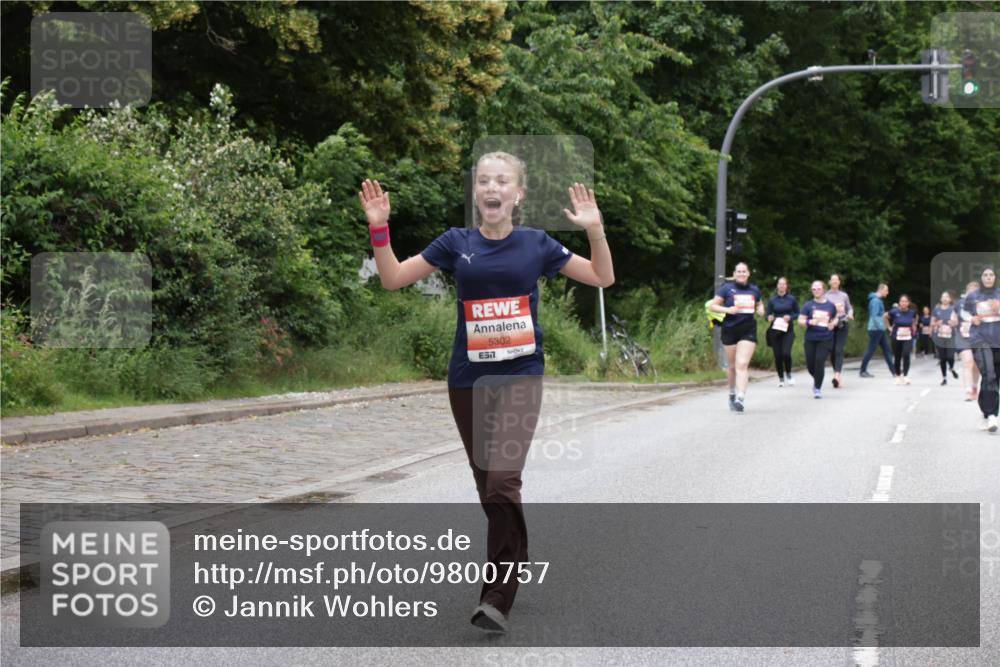 14.06.2026 - REWE Women's Run Jannik Wohlers http://msf.ph/oto/9800757 14.06.2026 11:04:39 Laufen 5302 meine-sportfotos.de