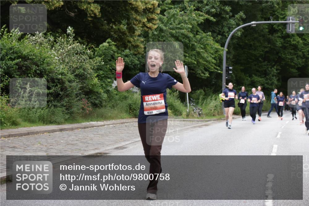 14.06.2026 - REWE Women's Run Jannik Wohlers http://msf.ph/oto/9800758 14.06.2026 11:04:39 Laufen 5302 meine-sportfotos.de