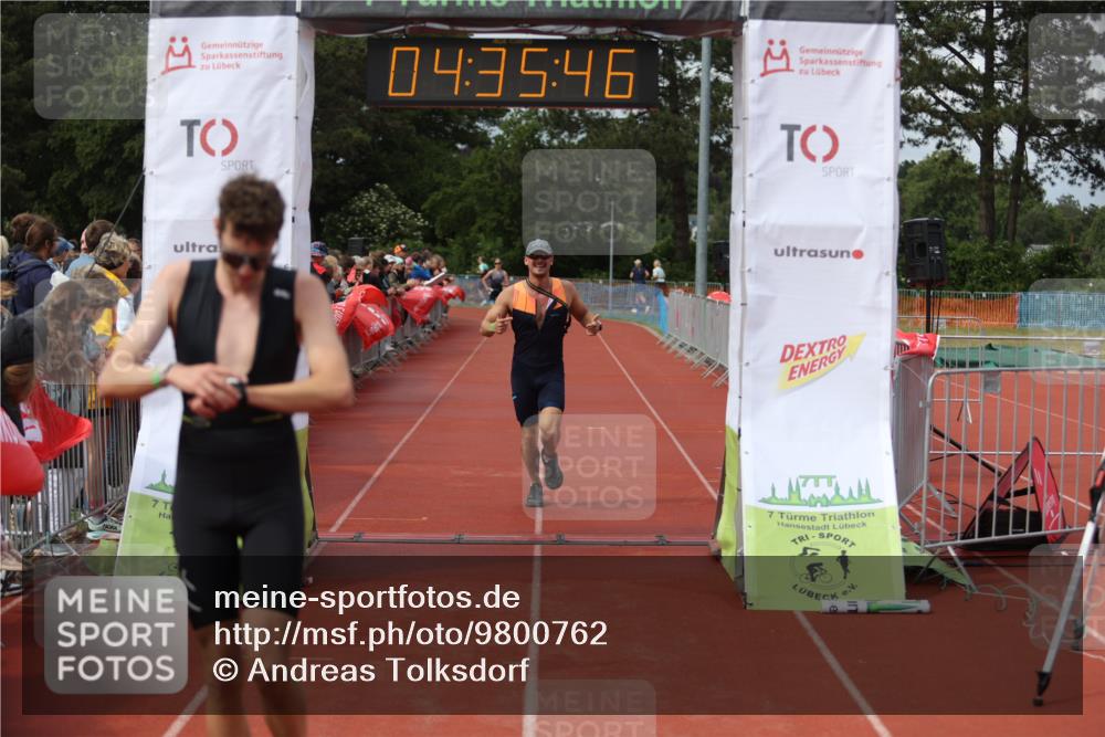 14.06.2026 - 7 Türme Triathlon Andreas Tolksdorf http://msf.ph/oto/9800762 14.06.2026 15:35:44 Ziel 963, 987 meine-sportfotos.de