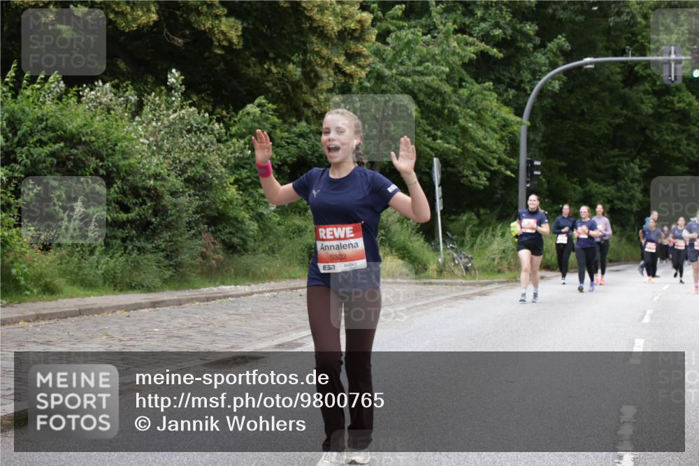14.06.2026 - REWE Women's Run Jannik Wohlers http://msf.ph/oto/9800765 14.06.2026 11:04:39 Laufen 5302, 7 meine-sportfotos.de