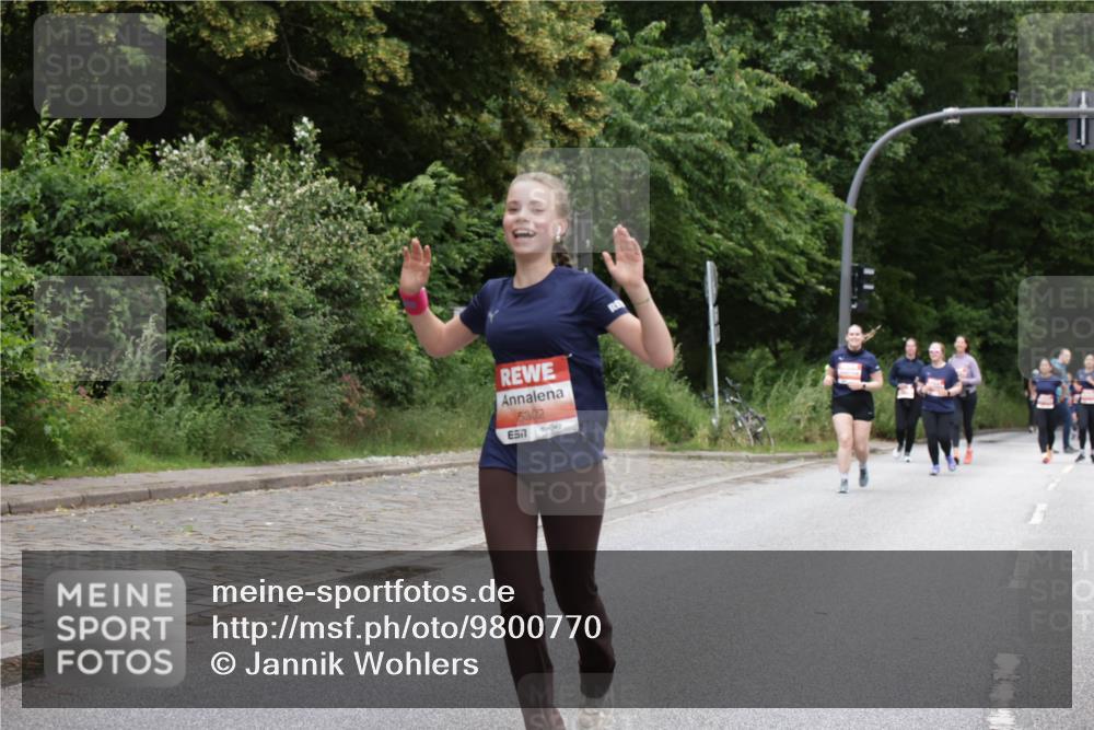 14.06.2026 - REWE Women's Run Jannik Wohlers http://msf.ph/oto/9800770 14.06.2026 11:04:39 Laufen 5302, 657 meine-sportfotos.de