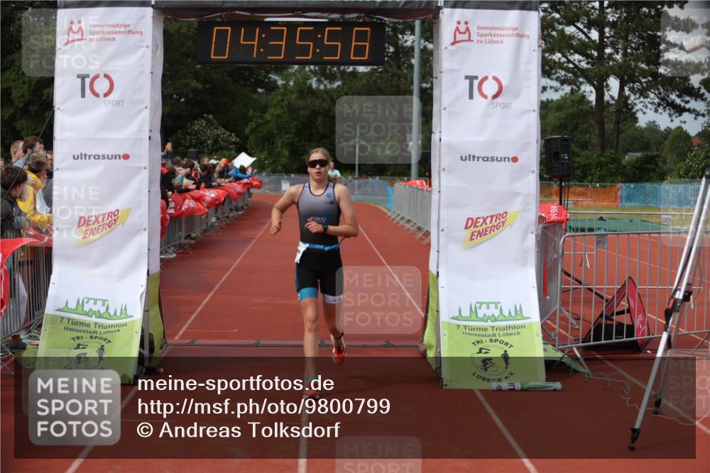 14.06.2026 - 7 Türme Triathlon Andreas Tolksdorf http://msf.ph/oto/9800799 14.06.2026 15:35:55 Ziel 1703 meine-sportfotos.de
