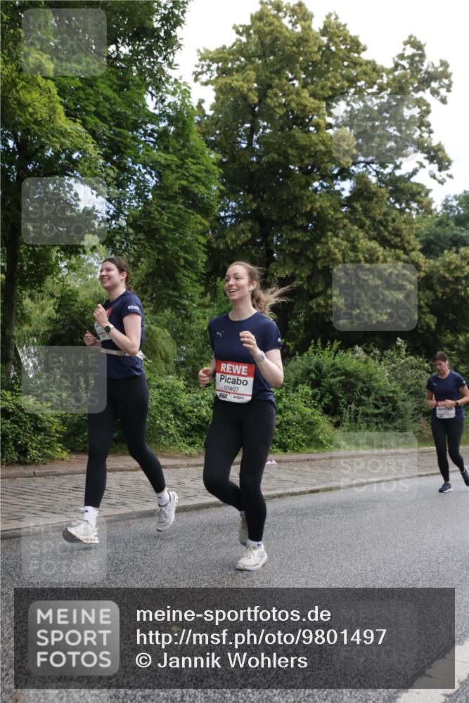 14.06.2026 - REWE Women's Run Jannik Wohlers http://msf.ph/oto/9801497 14.06.2026 10:10:24 Laufen 10807 meine-sportfotos.de