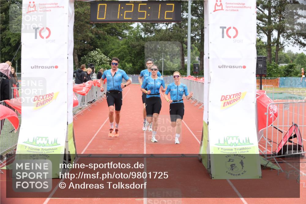 14.06.2026 - 7 Türme Triathlon Andreas Tolksdorf http://msf.ph/oto/9801725 14.06.2026 11:55:12 Ziel 523, 524, 525, 526 meine-sportfotos.de