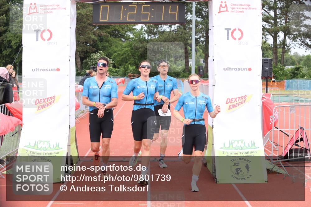 14.06.2026 - 7 Türme Triathlon Andreas Tolksdorf http://msf.ph/oto/9801739 14.06.2026 11:55:13 Ziel 523, 524, 525, 526 meine-sportfotos.de
