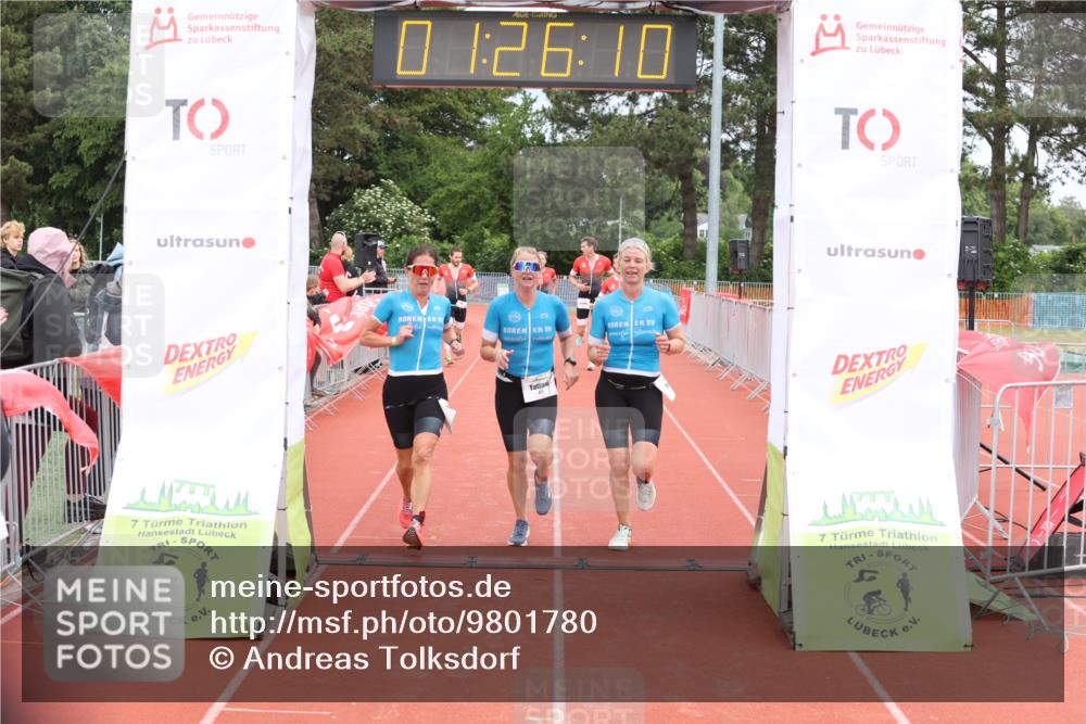 14.06.2026 - 7 Türme Triathlon Andreas Tolksdorf http://msf.ph/oto/9801780 14.06.2026 11:56:09 Ziel 416, 417, 418, 419, 479, 480, 482 meine-sportfotos.de