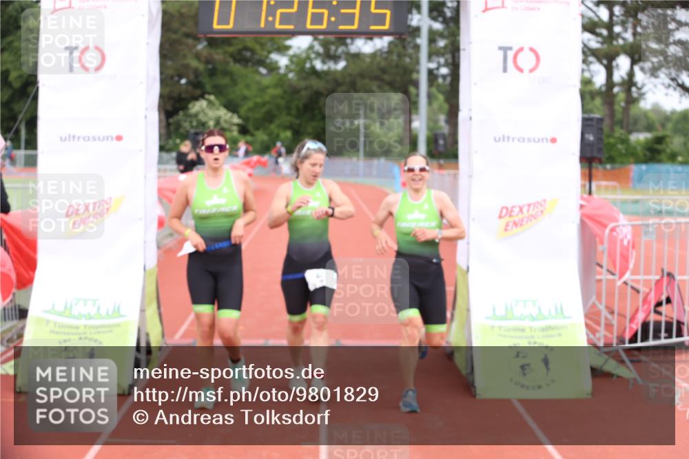 14.06.2026 - 7 Türme Triathlon Andreas Tolksdorf http://msf.ph/oto/9801829 14.06.2026 11:56:33 Ziel 504, 505, 506 meine-sportfotos.de