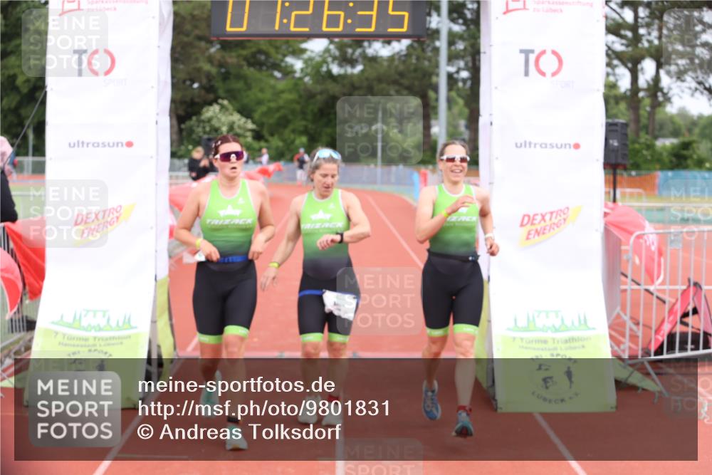 14.06.2026 - 7 Türme Triathlon Andreas Tolksdorf http://msf.ph/oto/9801831 14.06.2026 11:56:34 Ziel 504, 505, 506 meine-sportfotos.de