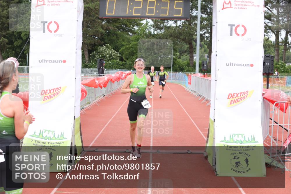 14.06.2026 - 7 Türme Triathlon Andreas Tolksdorf http://msf.ph/oto/9801857 14.06.2026 11:58:34 Ziel 487, 488, 489, 503 meine-sportfotos.de