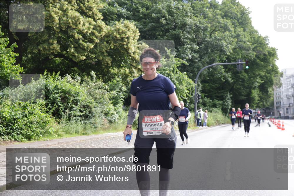 14.06.2026 - REWE Women's Run Jannik Wohlers http://msf.ph/oto/9801891 14.06.2026 10:11:47 Laufen 10141 meine-sportfotos.de