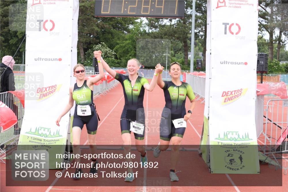 14.06.2026 - 7 Türme Triathlon Andreas Tolksdorf http://msf.ph/oto/9801892 14.06.2026 11:58:40 Ziel 487, 488, 489, 503 meine-sportfotos.de