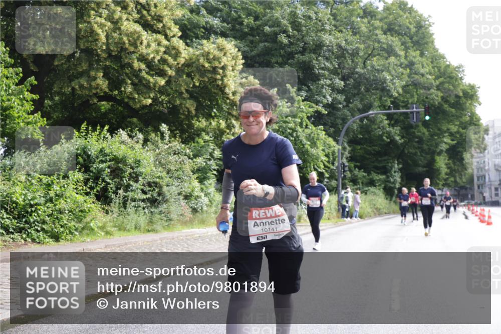14.06.2026 - REWE Women's Run Jannik Wohlers http://msf.ph/oto/9801894 14.06.2026 10:11:47 Laufen 10141 meine-sportfotos.de