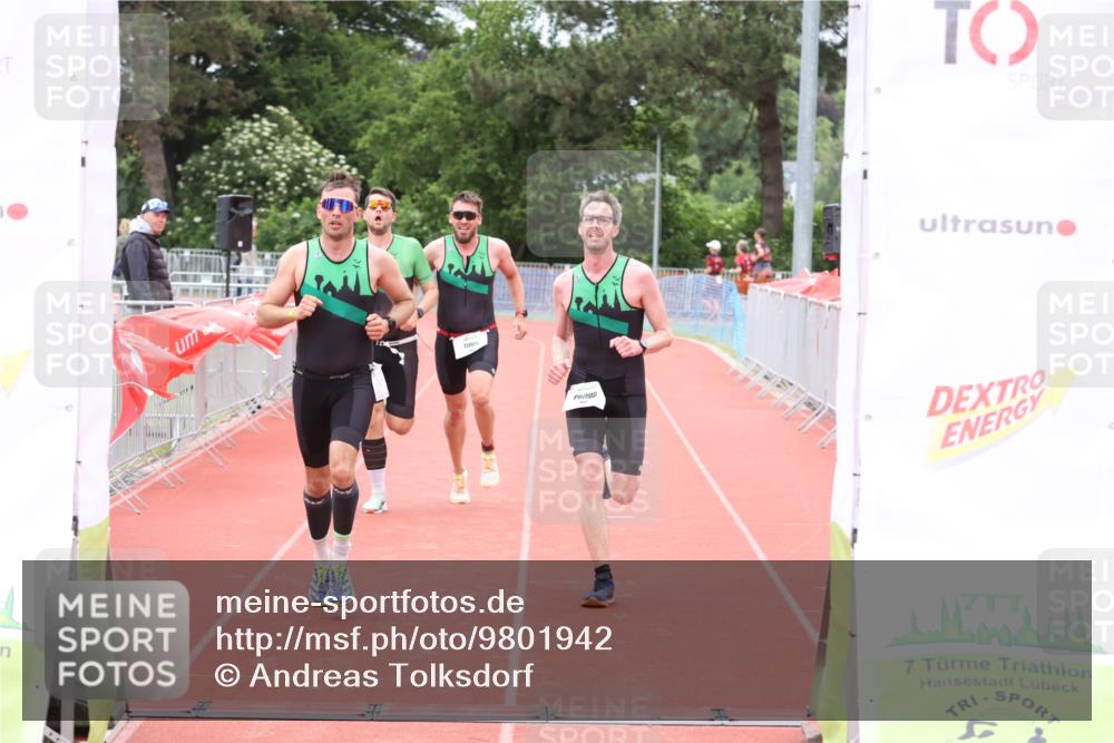 14.06.2026 - 7 Türme Triathlon Andreas Tolksdorf http://msf.ph/oto/9801942 14.06.2026 12:00:00 Ziel 465, 466, 467, 469 meine-sportfotos.de