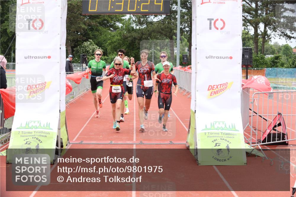 14.06.2026 - 7 Türme Triathlon Andreas Tolksdorf http://msf.ph/oto/9801975 14.06.2026 12:00:23 Ziel 450, 451, 452, 453, 475, 476, 477 meine-sportfotos.de