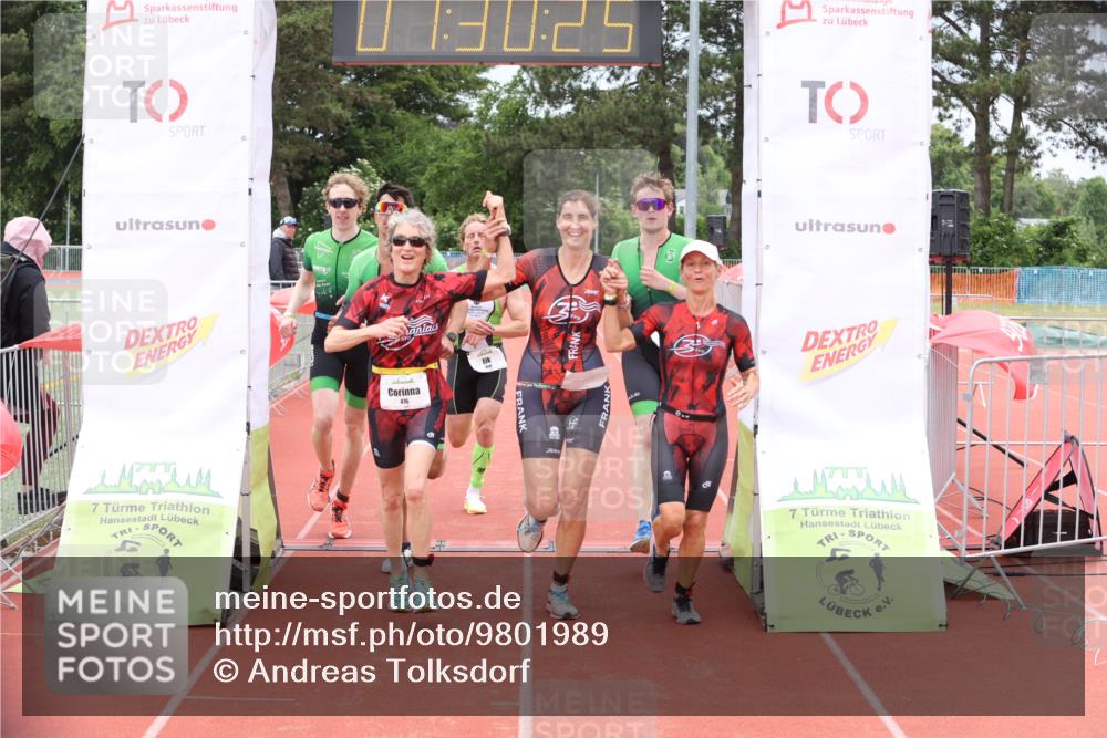 14.06.2026 - 7 Türme Triathlon Andreas Tolksdorf http://msf.ph/oto/9801989 14.06.2026 12:00:24 Ziel 450, 451, 452, 453, 475, 476, 477 meine-sportfotos.de