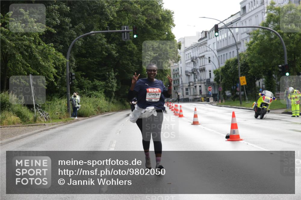 14.06.2026 - REWE Women's Run Jannik Wohlers http://msf.ph/oto/9802050 14.06.2026 10:12:26 Laufen 10084 meine-sportfotos.de