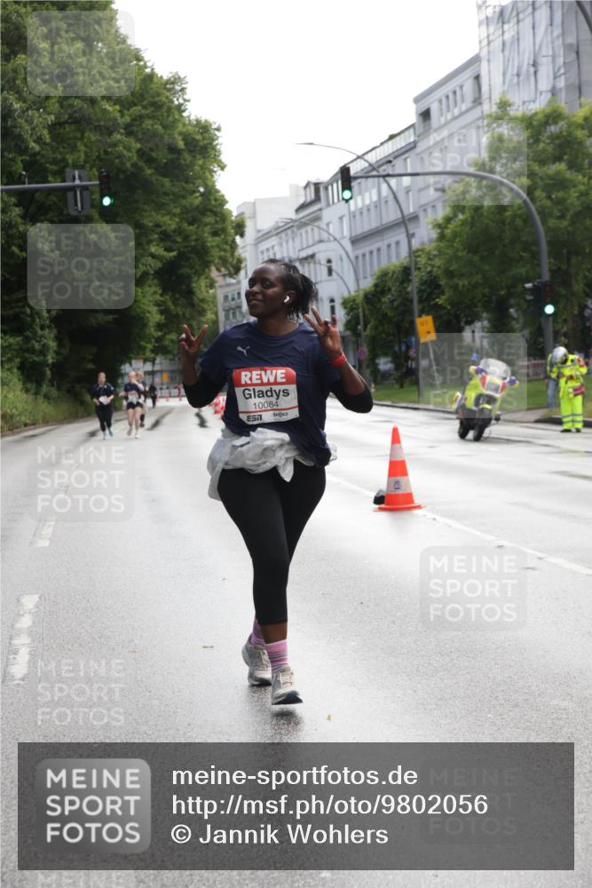 14.06.2026 - REWE Women's Run Jannik Wohlers http://msf.ph/oto/9802056 14.06.2026 10:12:27 Laufen 10084 meine-sportfotos.de