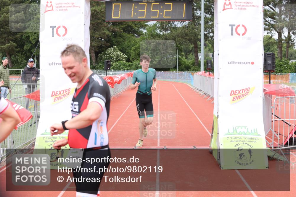14.06.2026 - 7 Türme Triathlon Andreas Tolksdorf http://msf.ph/oto/9802119 14.06.2026 12:05:21 Ziel 454 meine-sportfotos.de