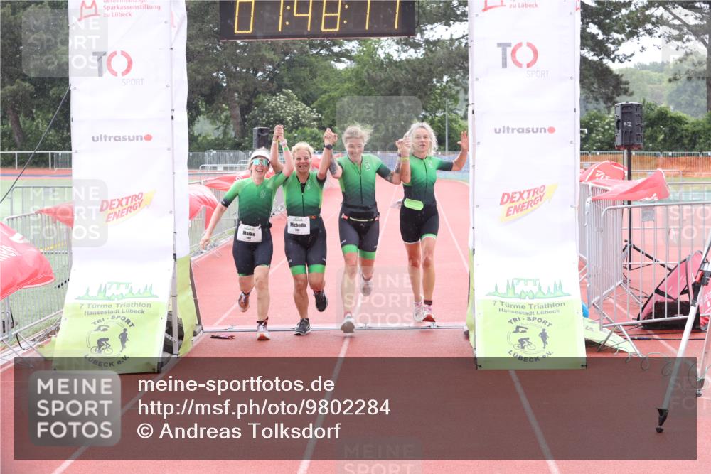 14.06.2026 - 7 Türme Triathlon Andreas Tolksdorf http://msf.ph/oto/9802284 14.06.2026 12:18:10 Ziel 499, 500, 501, 502 meine-sportfotos.de