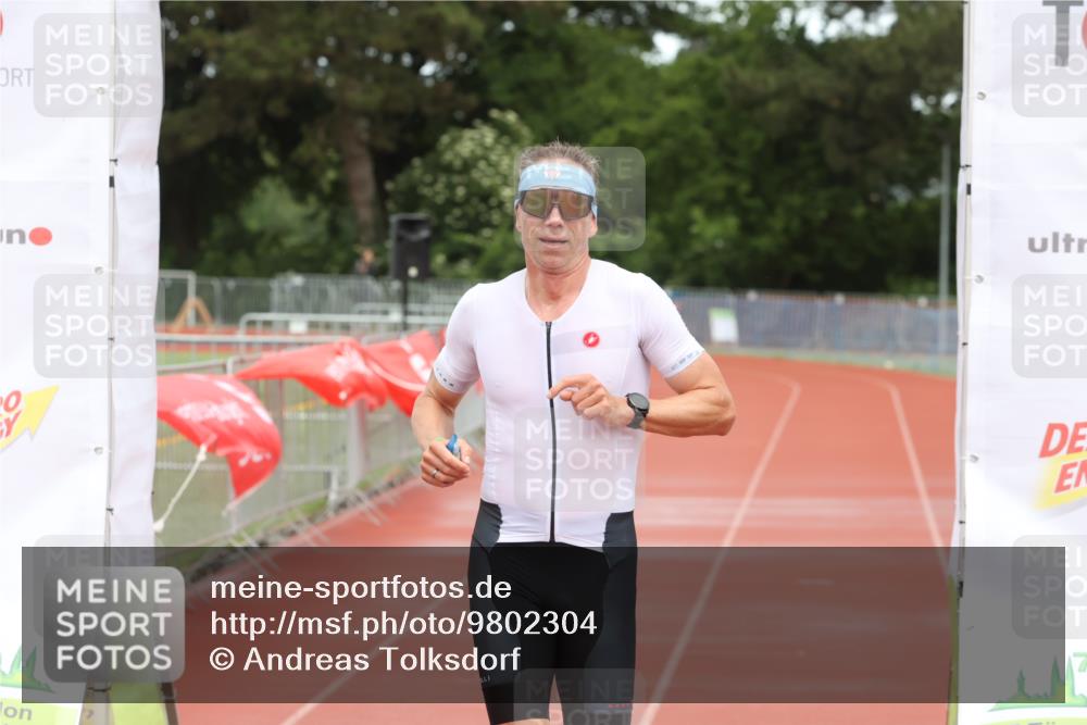14.06.2026 - 7 Türme Triathlon Andreas Tolksdorf http://msf.ph/oto/9802304 14.06.2026 14:46:45 Ziel  meine-sportfotos.de