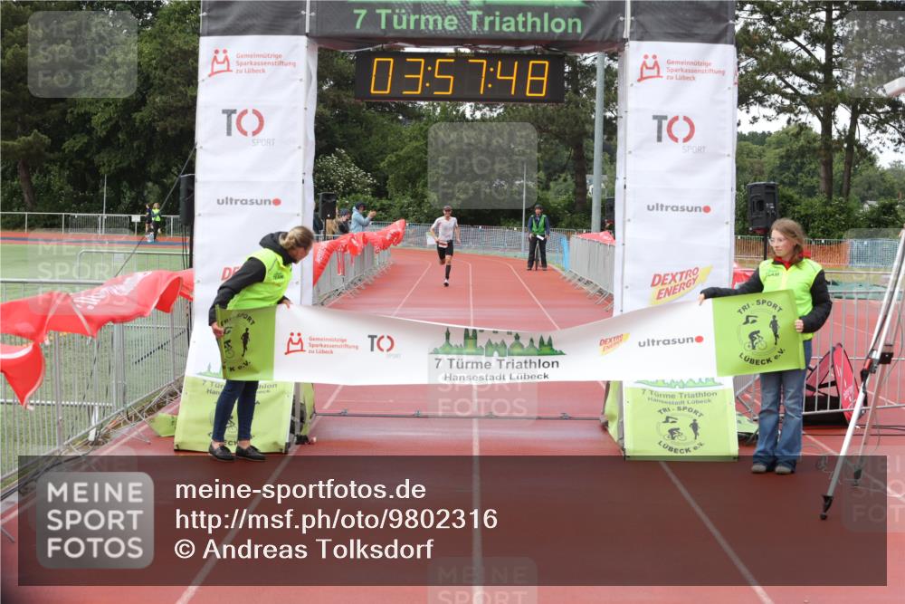 14.06.2026 - 7 Türme Triathlon Andreas Tolksdorf http://msf.ph/oto/9802316 14.06.2026 14:57:48 Ziel 805 meine-sportfotos.de