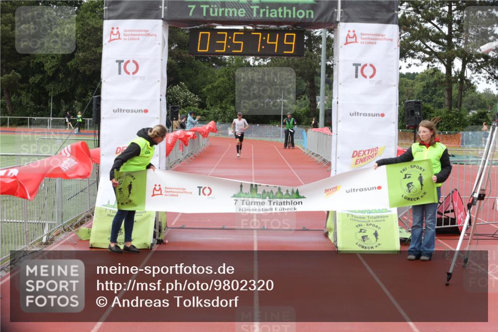 14.06.2026 - 7 Türme Triathlon Andreas Tolksdorf http://msf.ph/oto/9802320 14.06.2026 14:57:48 Ziel 805 meine-sportfotos.de