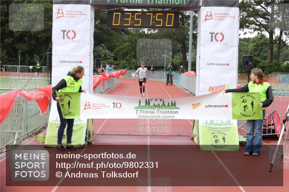 14.06.2026 - 7 Türme Triathlon Andreas Tolksdorf http://msf.ph/oto/9802331 14.06.2026 14:57:49 Ziel 805 meine-sportfotos.de
