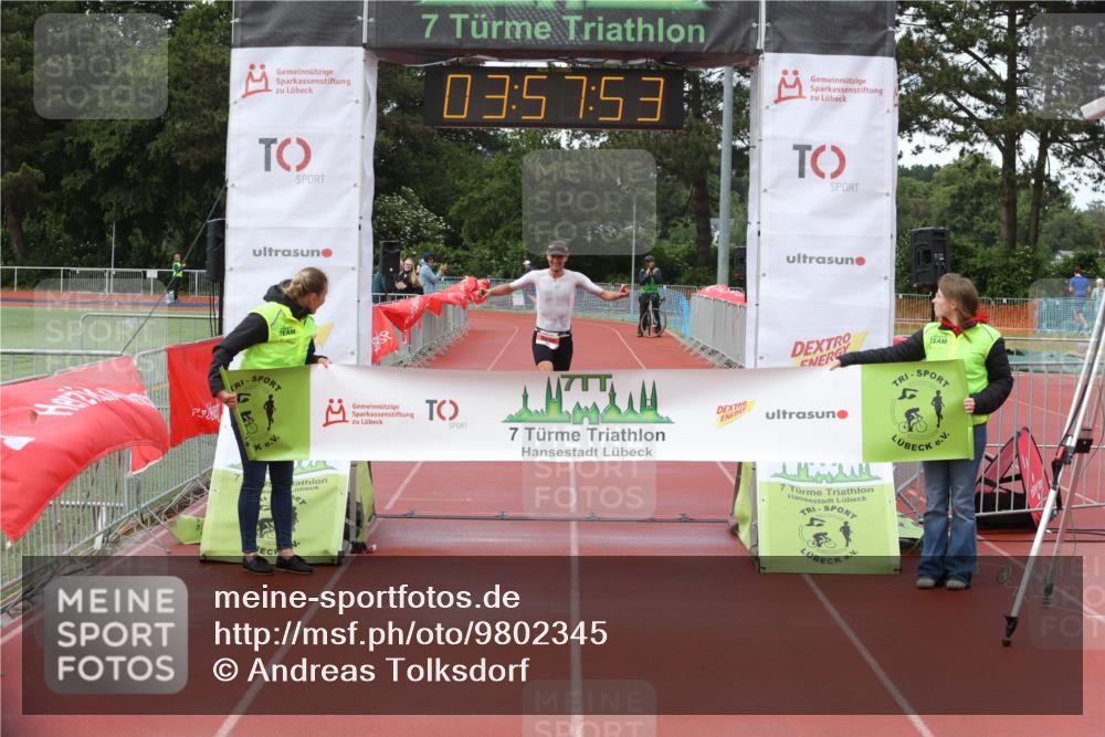 14.06.2026 - 7 Türme Triathlon Andreas Tolksdorf http://msf.ph/oto/9802345 14.06.2026 14:57:52 Ziel 805 meine-sportfotos.de
