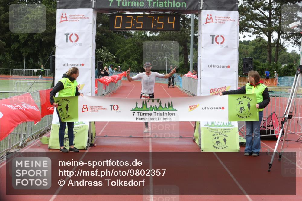 14.06.2026 - 7 Türme Triathlon Andreas Tolksdorf http://msf.ph/oto/9802357 14.06.2026 14:57:53 Ziel 805 meine-sportfotos.de
