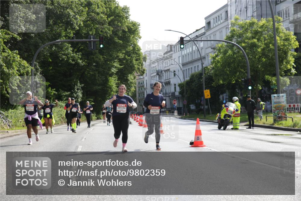 14.06.2026 - REWE Women's Run Jannik Wohlers http://msf.ph/oto/9802359 14.06.2026 10:14:15 Laufen 11064, 1 meine-sportfotos.de