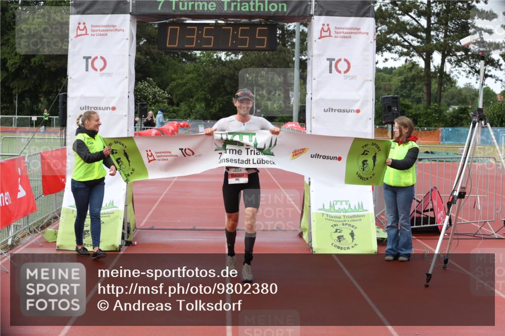 14.06.2026 - 7 Türme Triathlon Andreas Tolksdorf http://msf.ph/oto/9802380 14.06.2026 14:57:55 Ziel 805 meine-sportfotos.de
