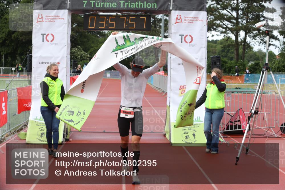 14.06.2026 - 7 Türme Triathlon Andreas Tolksdorf http://msf.ph/oto/9802395 14.06.2026 14:57:56 Ziel 805 meine-sportfotos.de