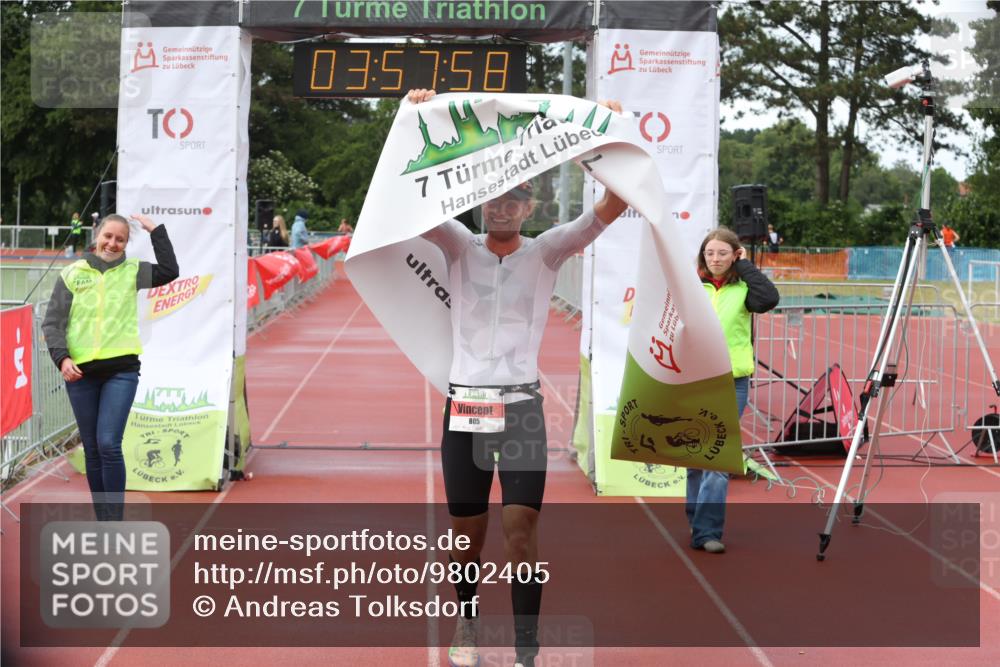 14.06.2026 - 7 Türme Triathlon Andreas Tolksdorf http://msf.ph/oto/9802405 14.06.2026 14:57:57 Ziel 805 meine-sportfotos.de