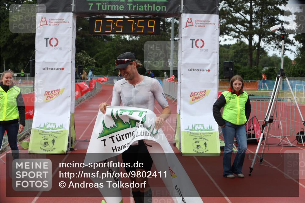 14.06.2026 - 7 Türme Triathlon Andreas Tolksdorf http://msf.ph/oto/9802411 14.06.2026 14:57:58 Ziel 805 meine-sportfotos.de