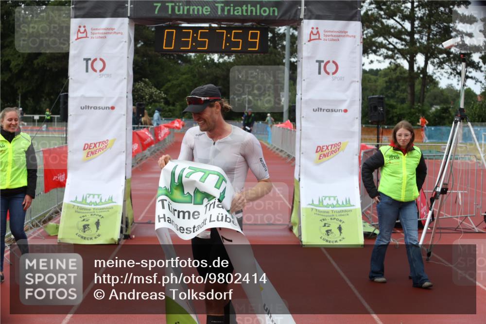 14.06.2026 - 7 Türme Triathlon Andreas Tolksdorf http://msf.ph/oto/9802414 14.06.2026 14:57:58 Ziel 805 meine-sportfotos.de