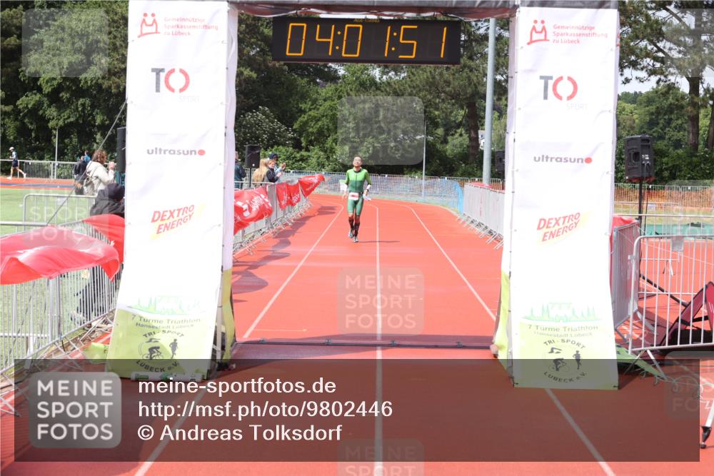 14.06.2026 - 7 Türme Triathlon Andreas Tolksdorf http://msf.ph/oto/9802446 14.06.2026 15:01:51 Ziel  meine-sportfotos.de