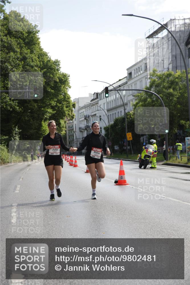 14.06.2026 - REWE Women's Run Jannik Wohlers http://msf.ph/oto/9802481 14.06.2026 10:14:33 Laufen 10045, 10044, 01 meine-sportfotos.de