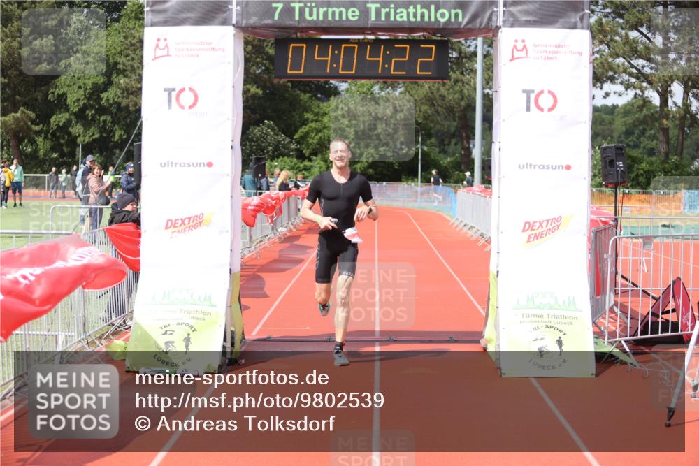 14.06.2026 - 7 Türme Triathlon Andreas Tolksdorf http://msf.ph/oto/9802539 14.06.2026 15:04:21 Ziel 878 meine-sportfotos.de