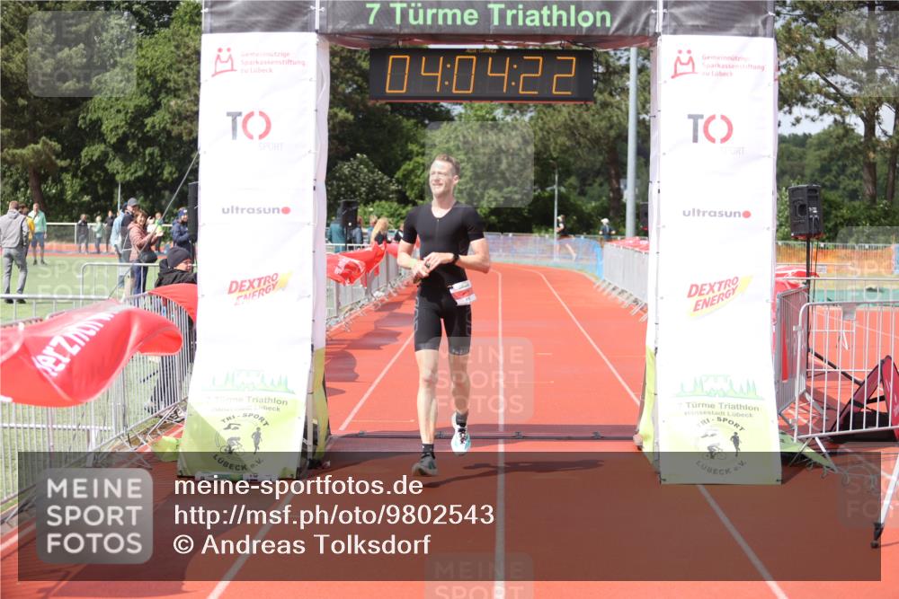 14.06.2026 - 7 Türme Triathlon Andreas Tolksdorf http://msf.ph/oto/9802543 14.06.2026 15:04:22 Ziel 878 meine-sportfotos.de