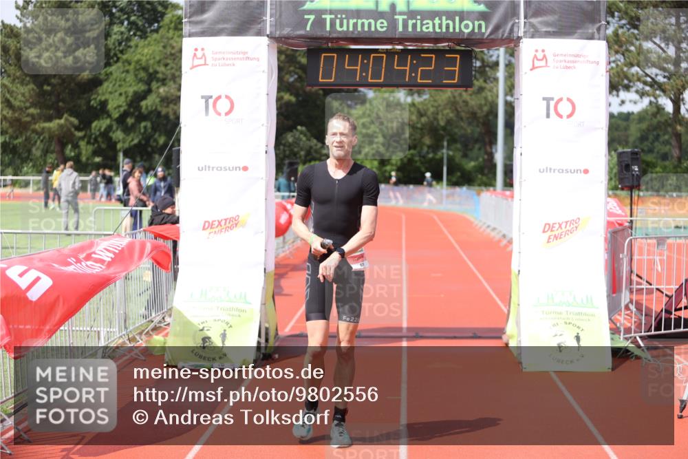 14.06.2026 - 7 Türme Triathlon Andreas Tolksdorf http://msf.ph/oto/9802556 14.06.2026 15:04:23 Ziel 878 meine-sportfotos.de