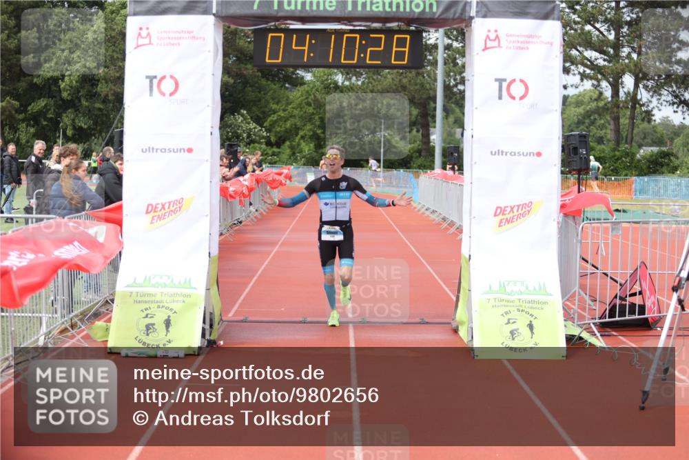 14.06.2026 - 7 Türme Triathlon Andreas Tolksdorf http://msf.ph/oto/9802656 14.06.2026 15:10:27 Ziel 1136 meine-sportfotos.de