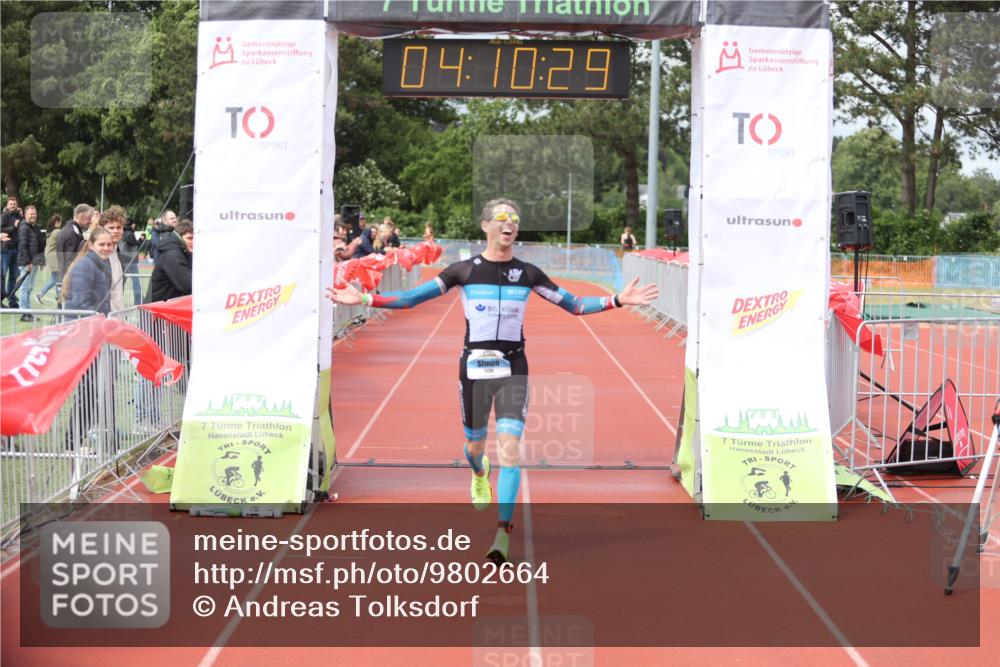 14.06.2026 - 7 Türme Triathlon Andreas Tolksdorf http://msf.ph/oto/9802664 14.06.2026 15:10:27 Ziel 1136 meine-sportfotos.de